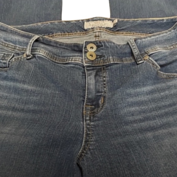 Cute Torrid Jeans Size 16R Cotton Spandex Stretch Medium Wash - Picture 5 of 9
